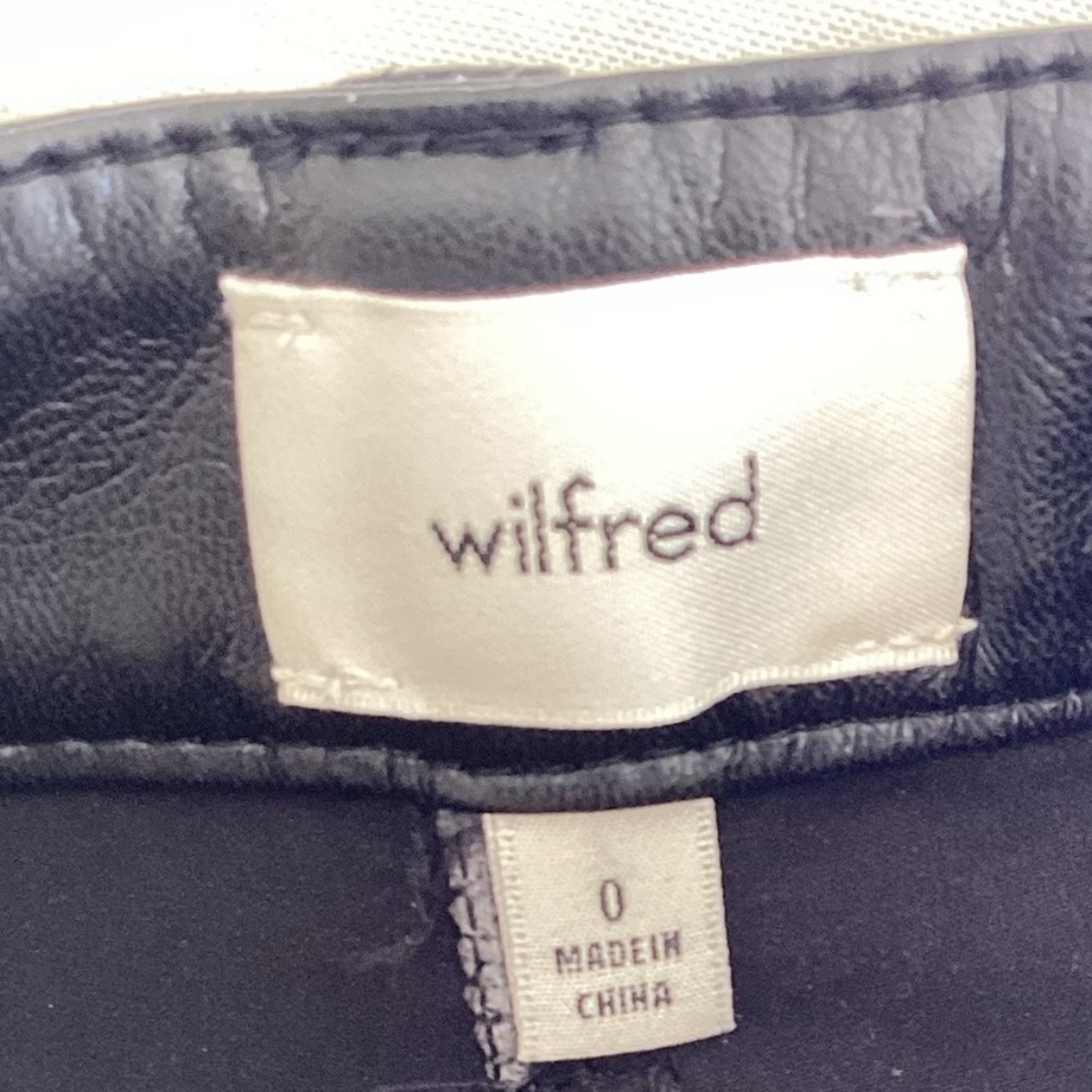 Aritzia Wilfred Black Vegan Leather Straight Leg Pants SZ 0 - Picture 4 of 4